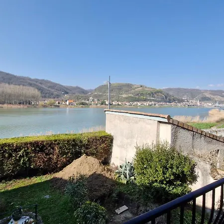 Zac's Room, Au Bord Du Rhône, Privée
