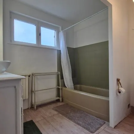 Zac's Room, Au Bord Du Rhône, Privée Sablons (Drome)